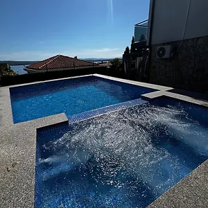 Apartament Blazevic, Heated Pool&jacuzzi